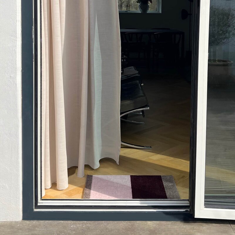 Stripes horisontal gulvmatte 40x60 cm bordeaux/rose/sand