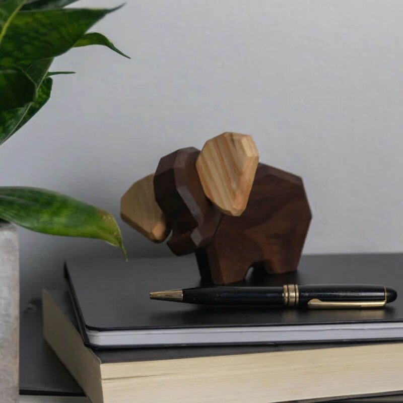 Liten elefant trefigur 8 cm valnøtt/ask