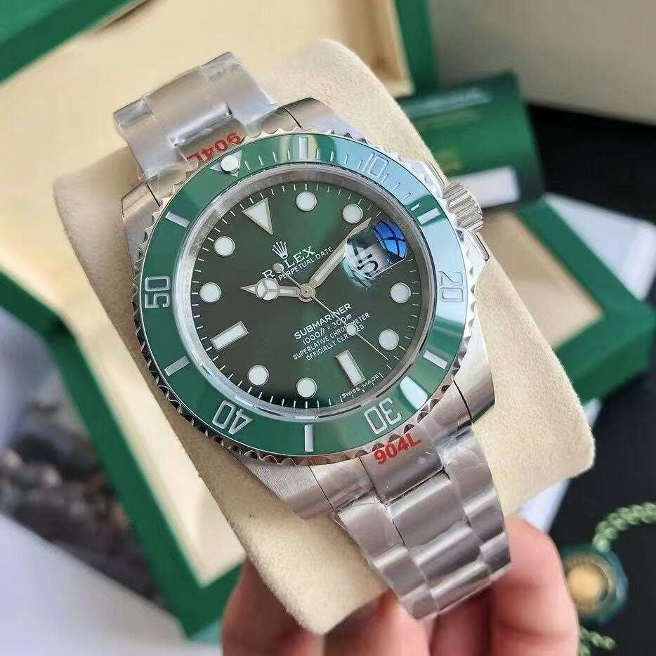 ROLEXロレックスの機械式時計 サブマリーナ デイト 40MM時計