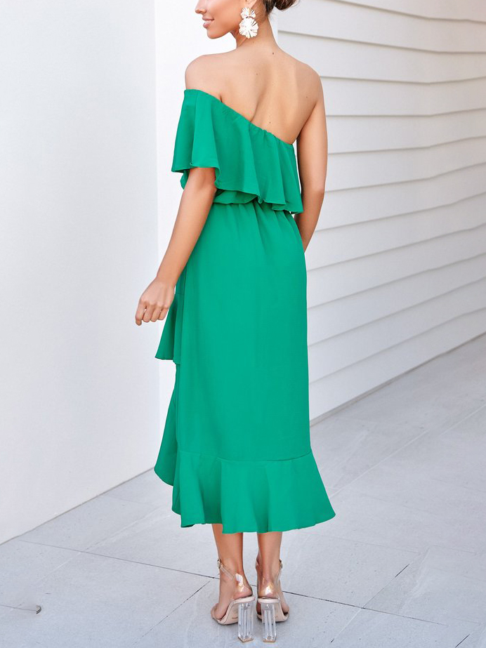 Robe à volants asymétrique unie