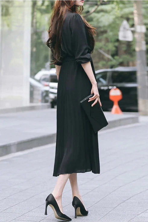 Robe à manches bouffantes en chiffon plissé