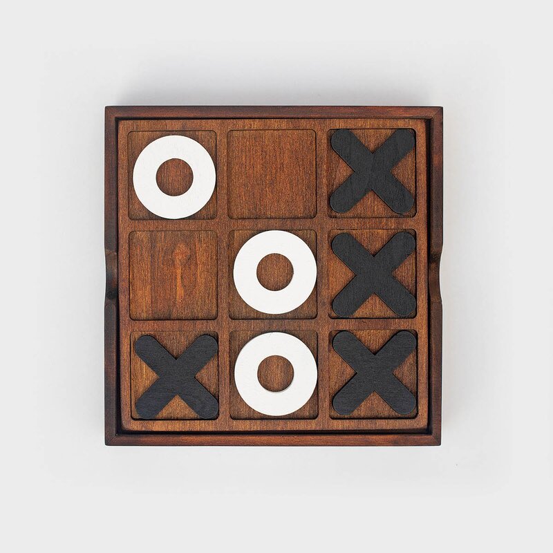 Tic-Tac-Toe tre på rad 14x14 cm tre