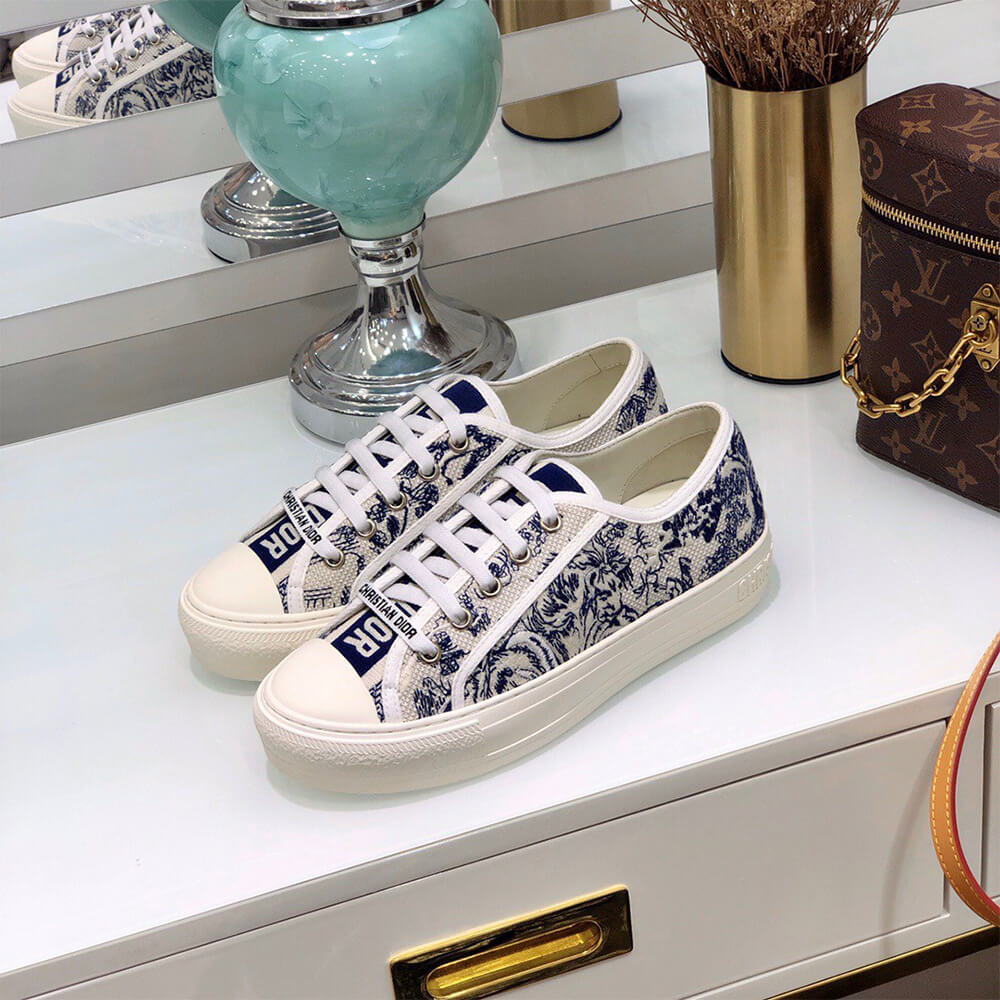 WALK N DIOR SNEAKER