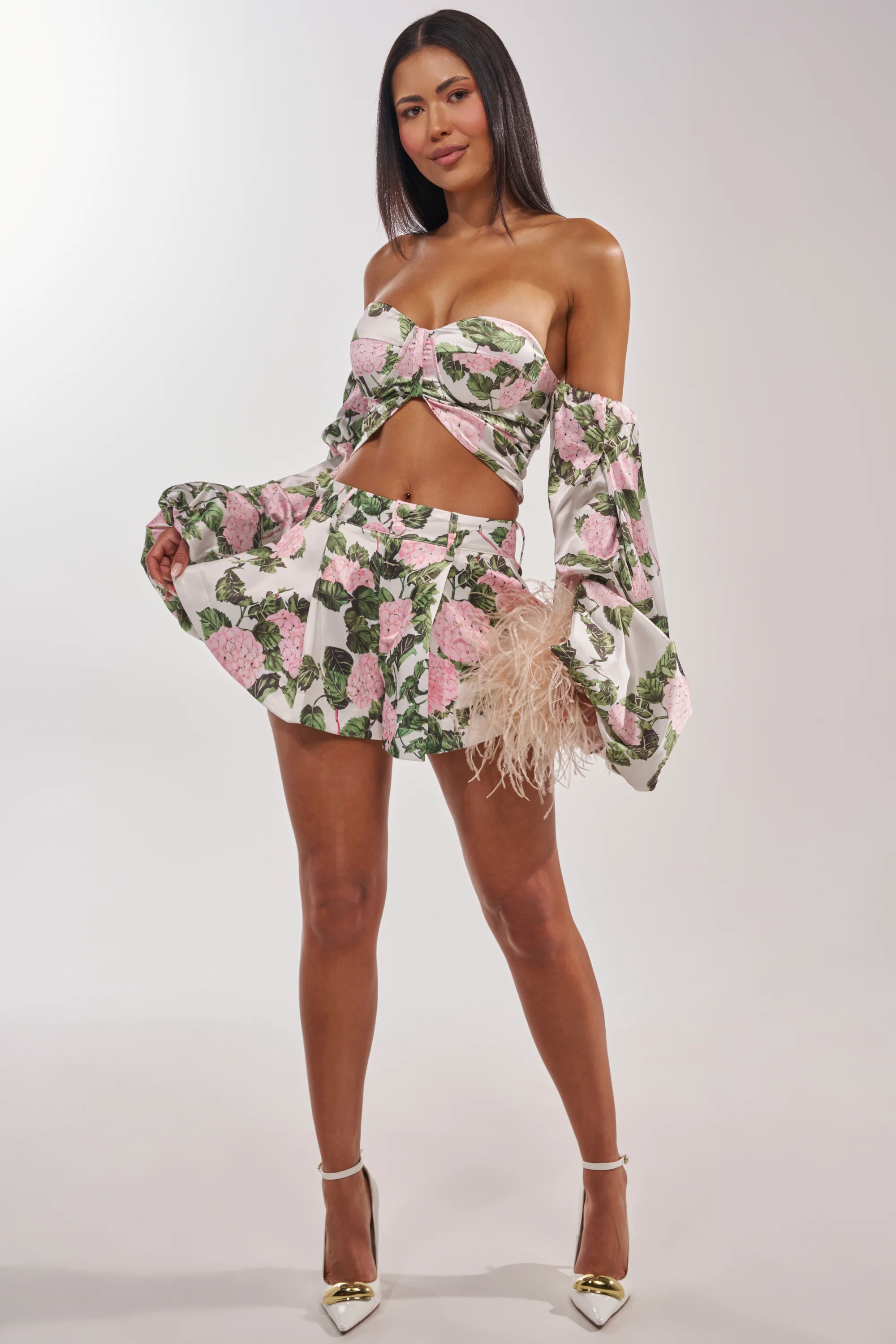 ONE OF A KIND FLORAL SHORT - Akira Store