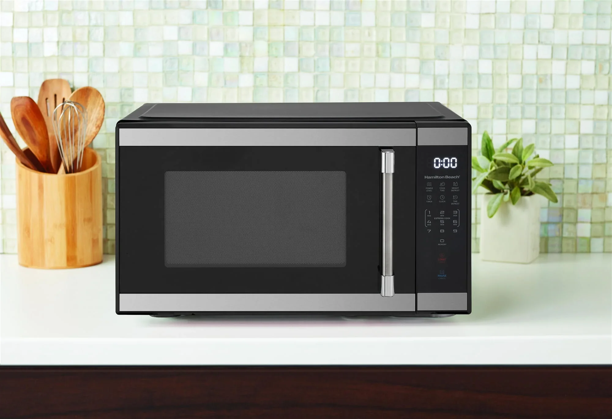 Hamilton Beach 1.1 cu ft Countertop Microwave Oven in Stainless Steel