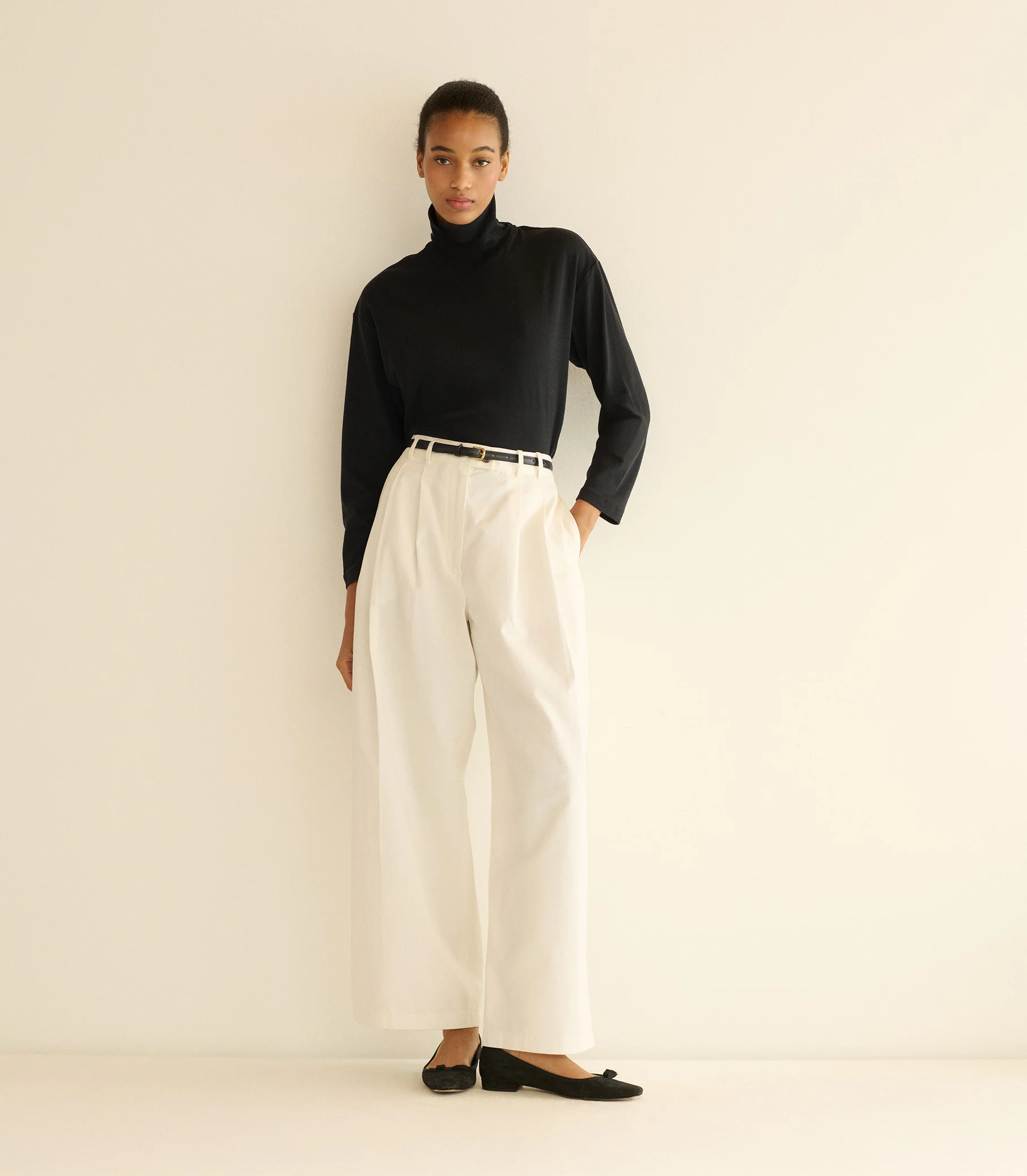 HAWTHORN TURTLENECK -- BLACK