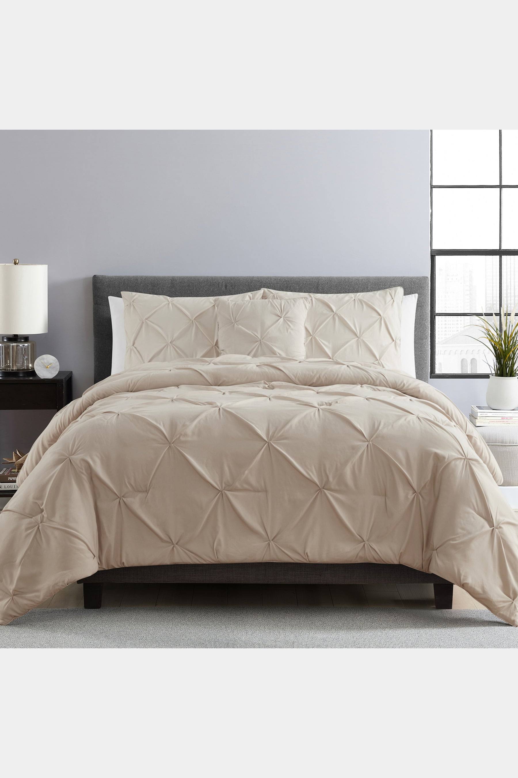 Vcny Carmen Pintuck 4-Piece Comforter Set - Queen-Navy