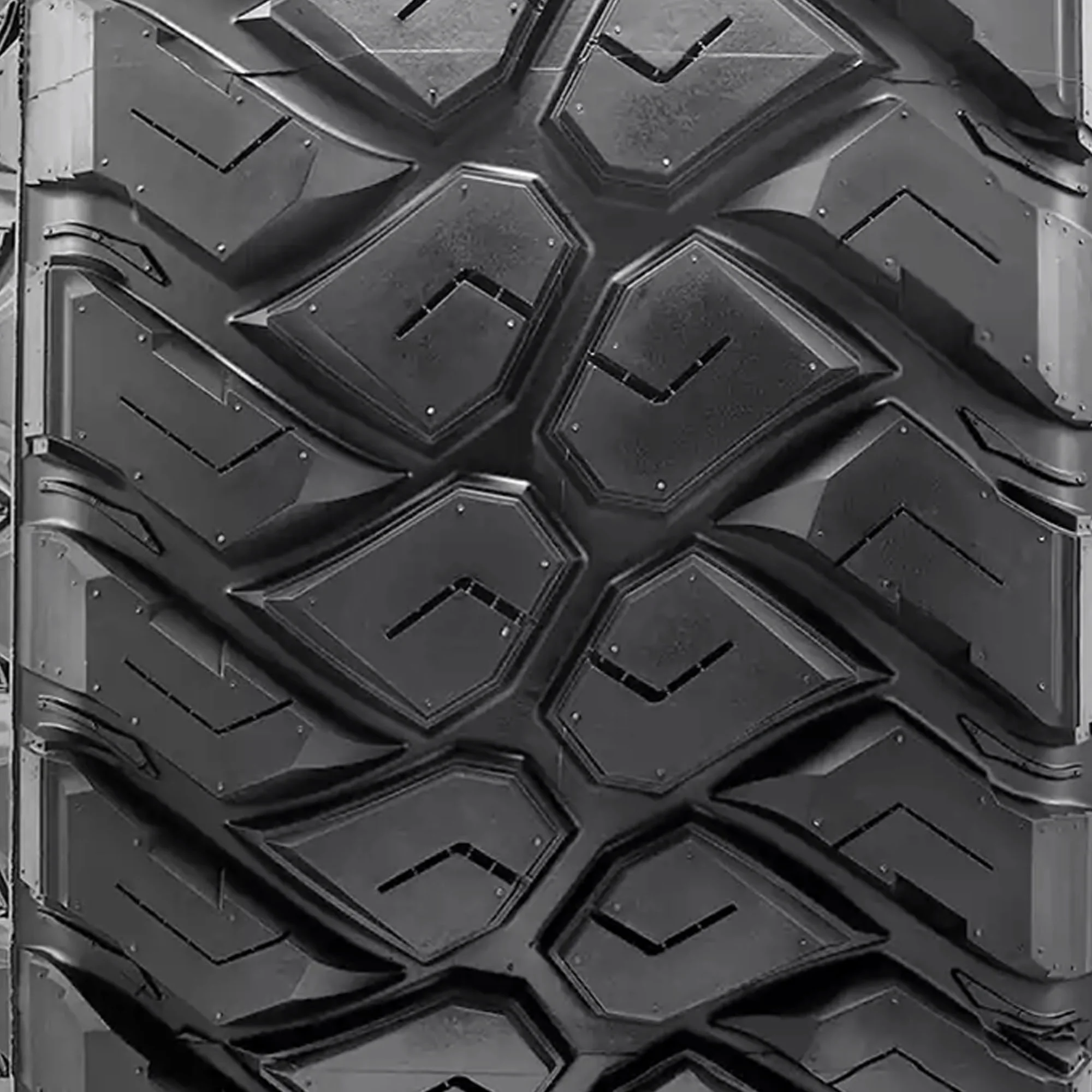 Maxxis Razr MT - 772 Mud-Terrain LT315/75R16 127/124Q E Light Truck Tire