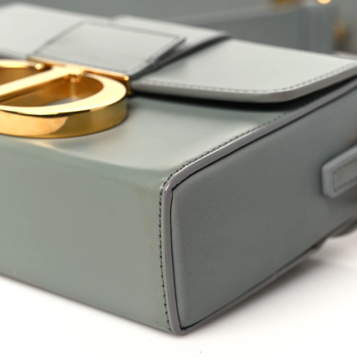 Box Calfskin 30 Montaigne Box Bag Gray
