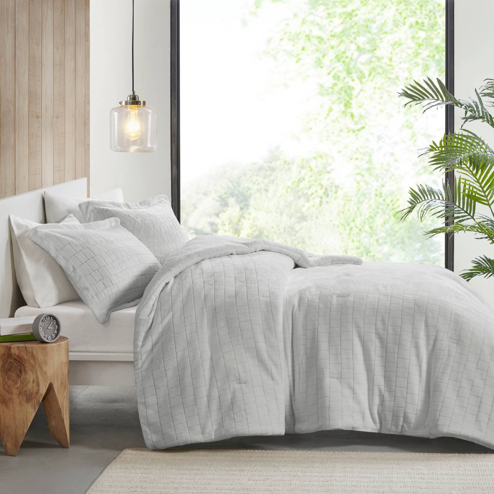 True North by Sleep Philosophy - Laurie Plush to Sherpa Comforter Set - Full/Queen - Grey