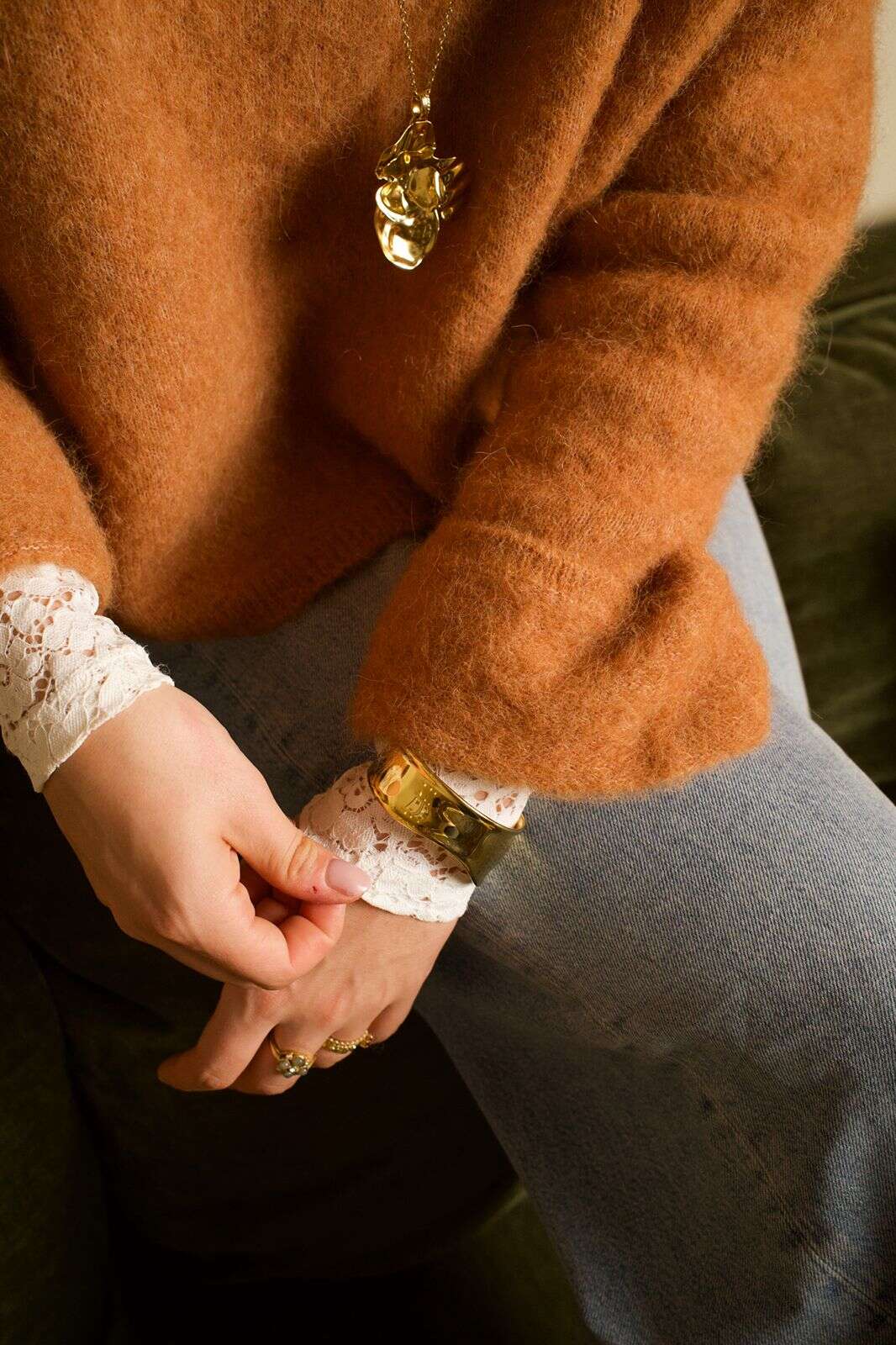 Gold plated lange ketting met bloem