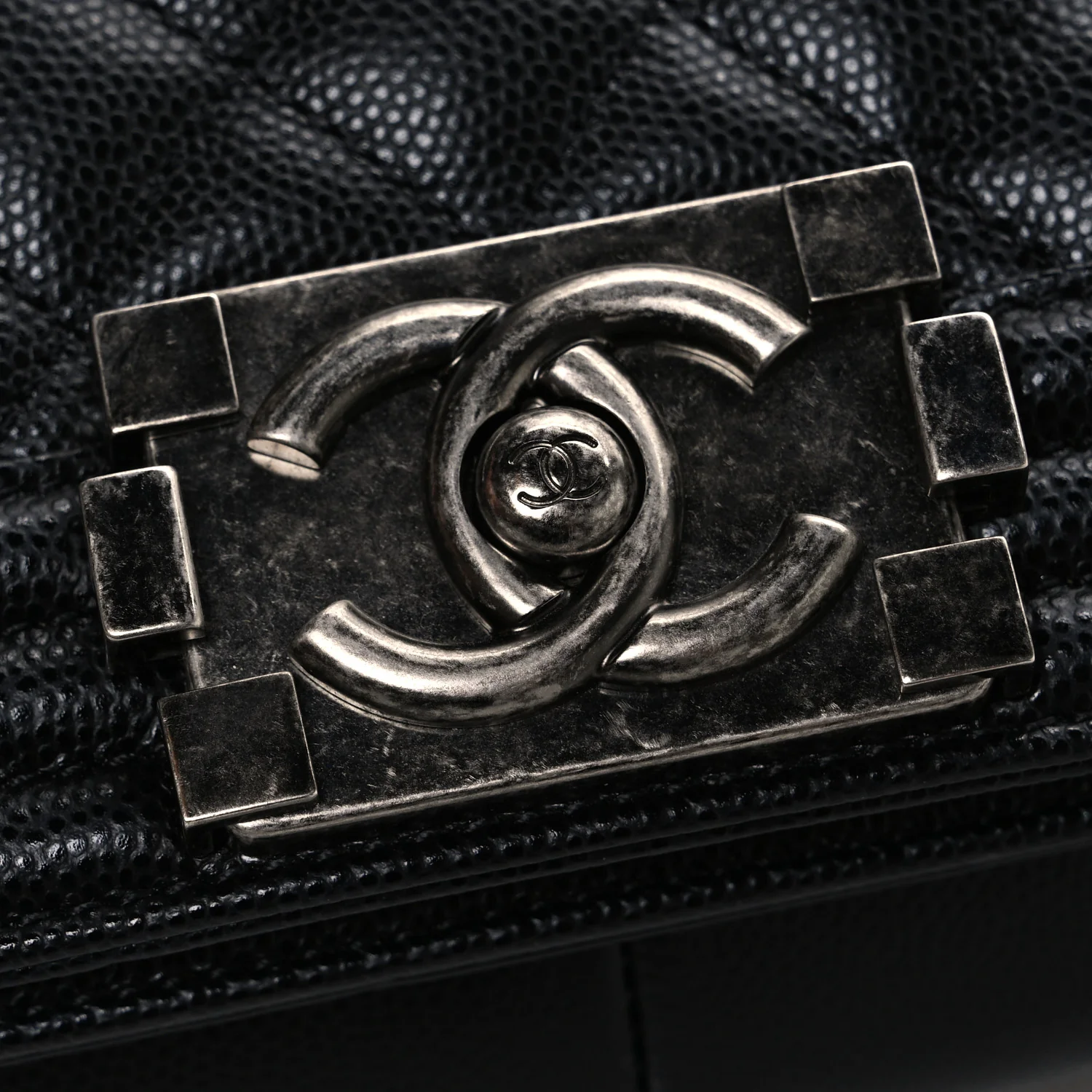 Caviar Quilted New Medium Boy Flap Black