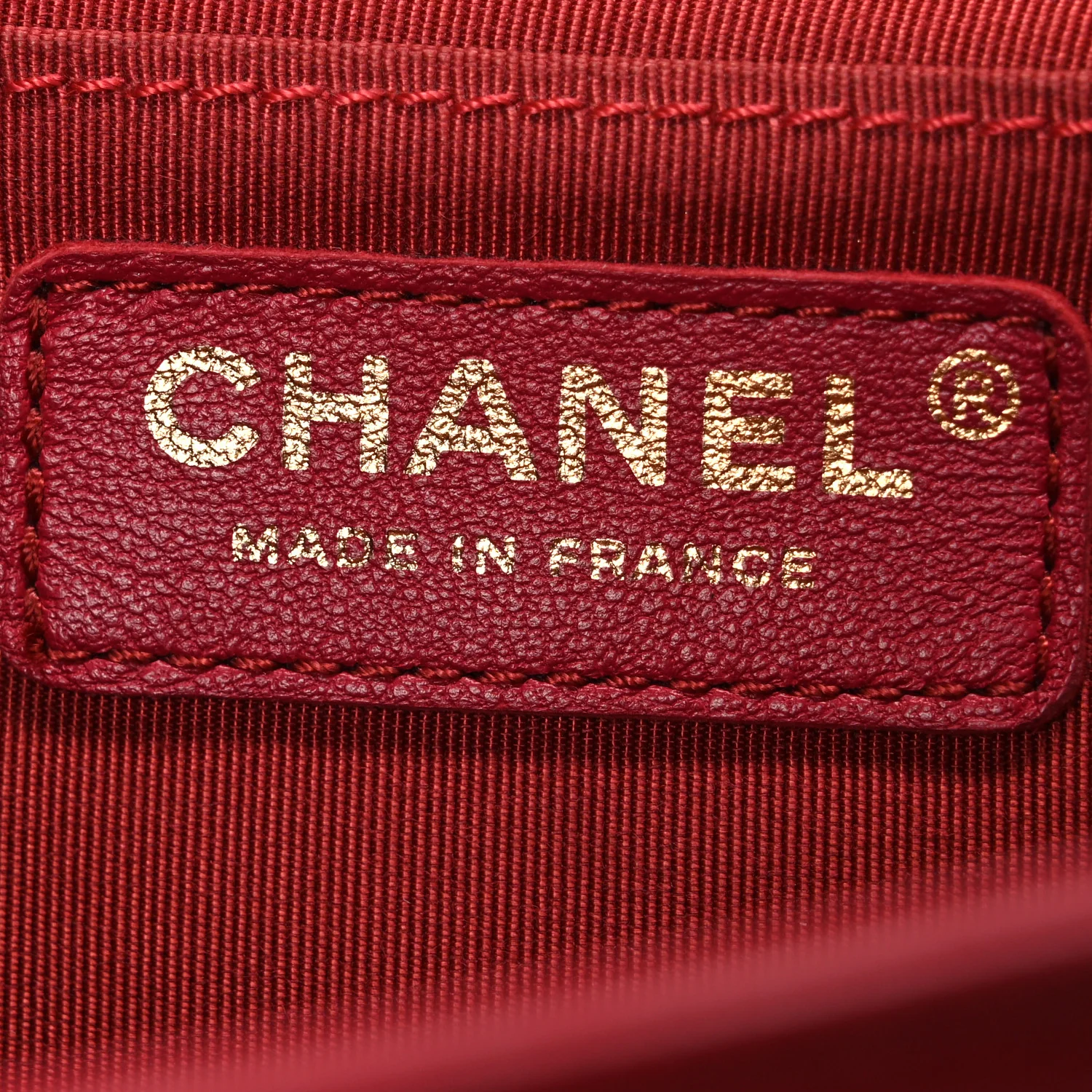 Caviar Quilted Medium Boy Flap Red