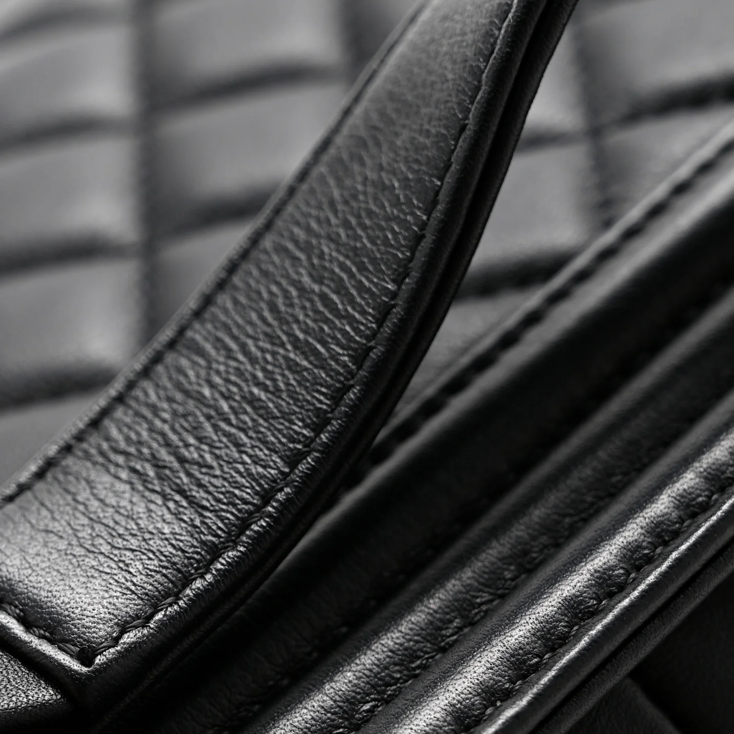 Lambskin Quilted Medium Boy Flap Black