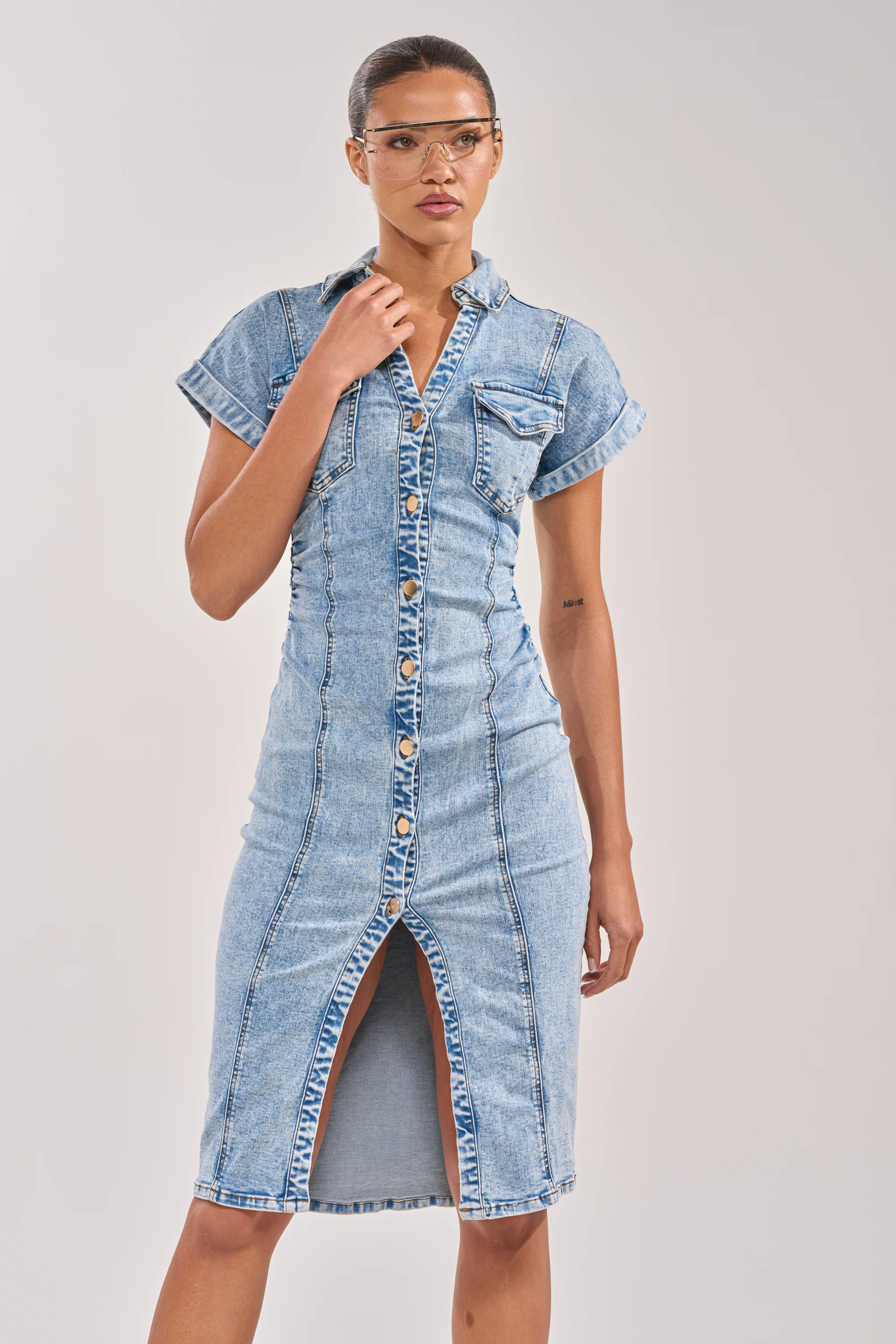 LITTLE DENIM MIDI DRESS IN LIGHT BLUE - Akira Store