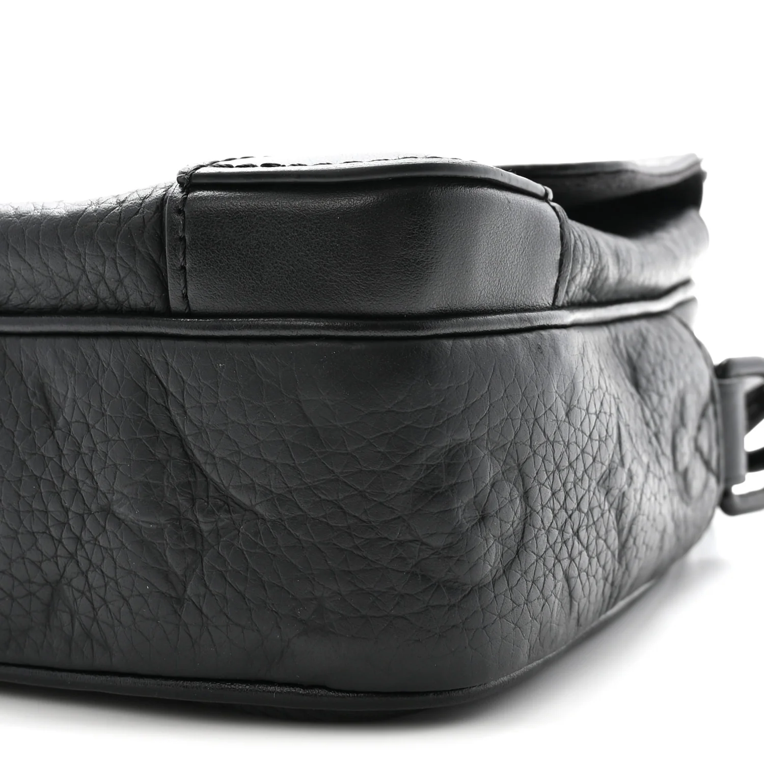 Taurillon Monogram Steamer Messenger Black