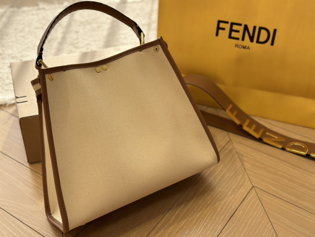 fen peekabo tote bag size : 32*27cm