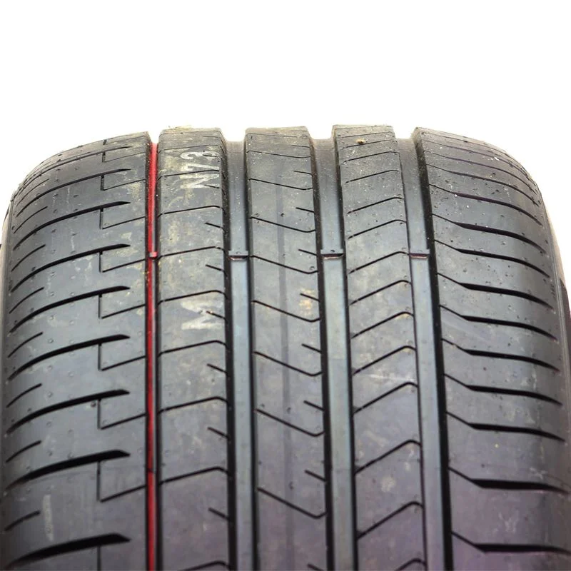 Pirelli P Zero (PZ4) 235/50R19 99W (MO) High Performance