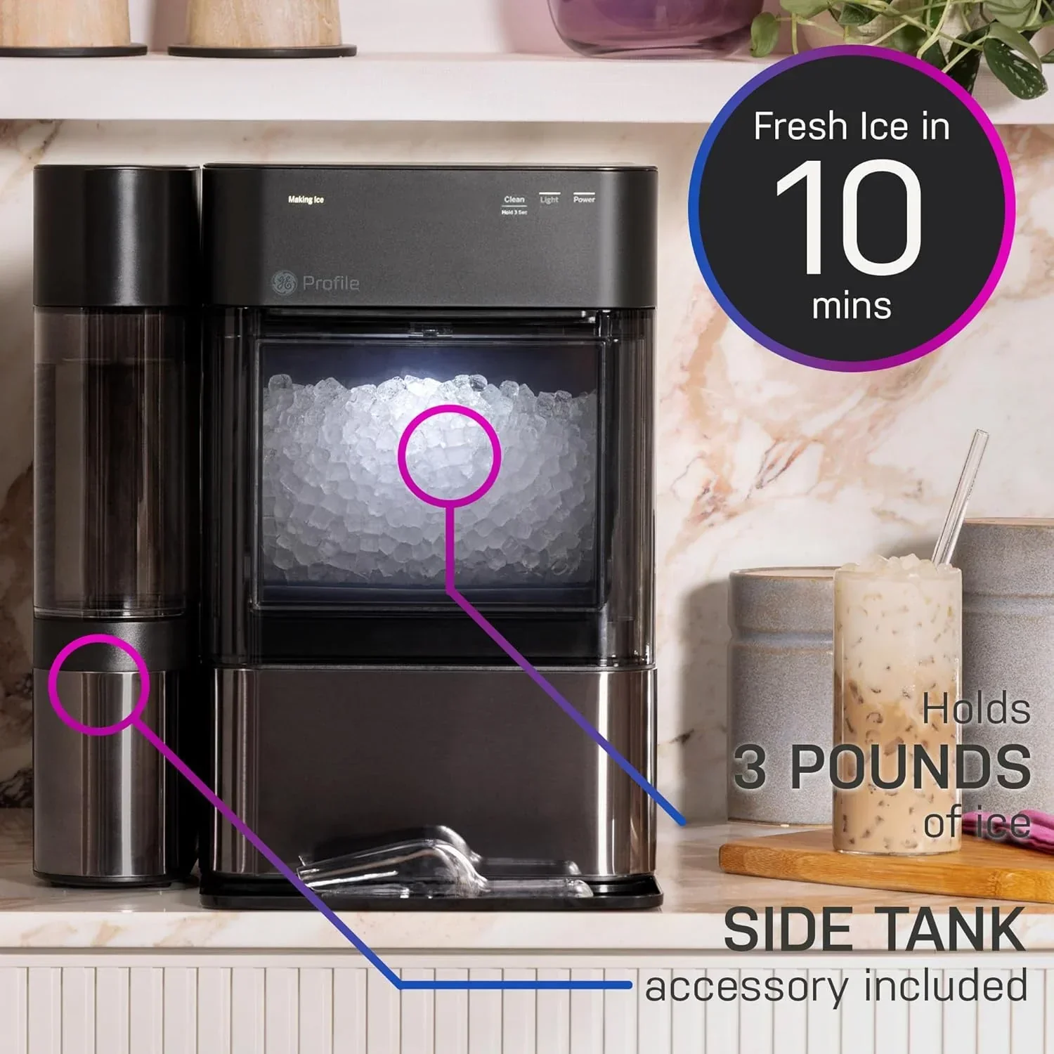 Machine à glaçons GE Profile Opal 2.0 XL avec réservoir de 3,8 litres (1 gallon) et glaçons en pépites croquantes à croquer.