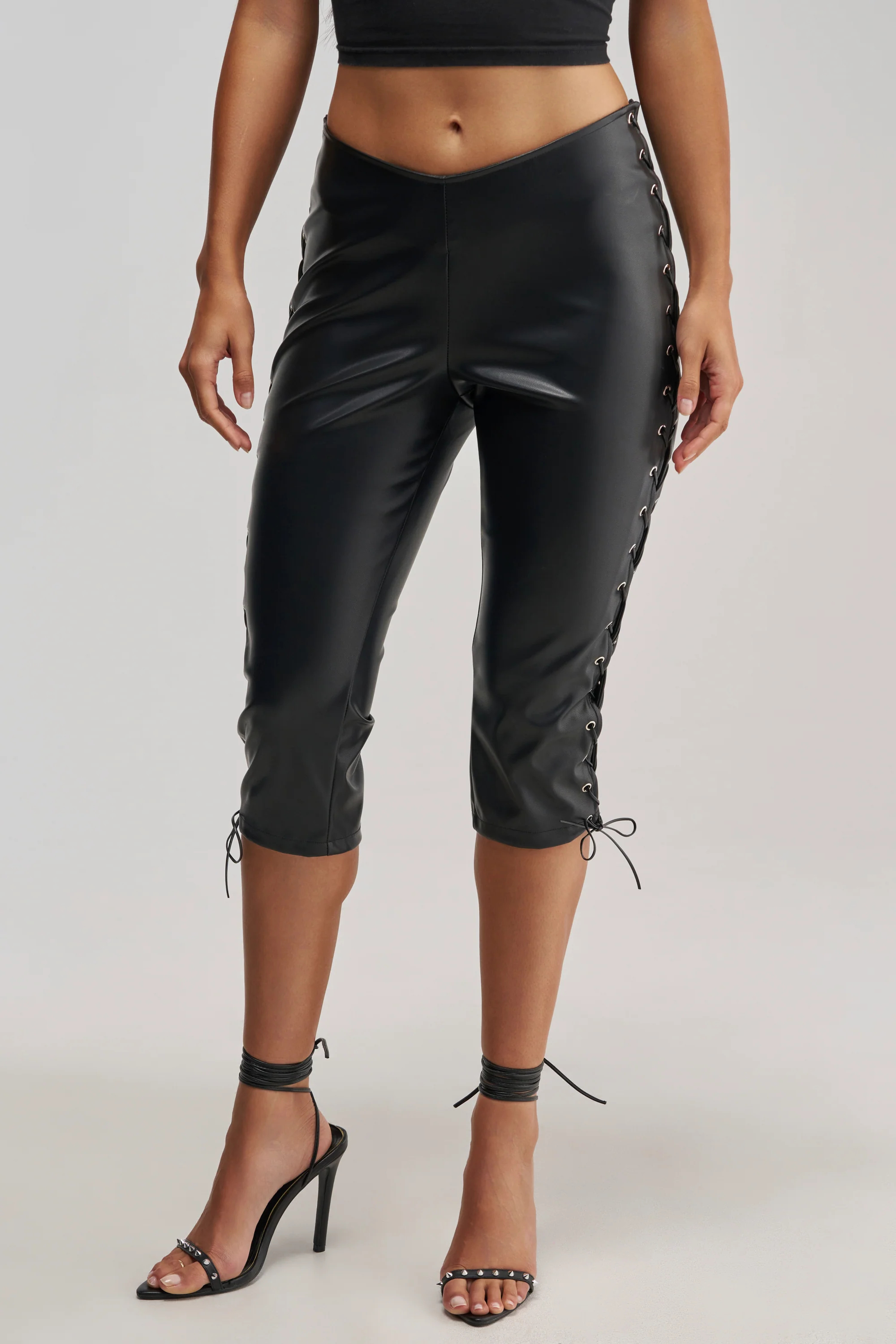 MISS SEXY LACE UP CAPRI - Akira Store