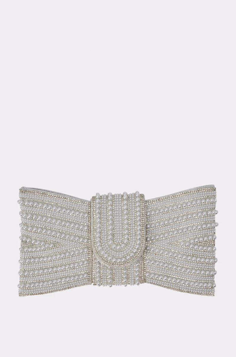 DRESSED TO IMPRESS PEARL BAG IN SILVER - Akira Store