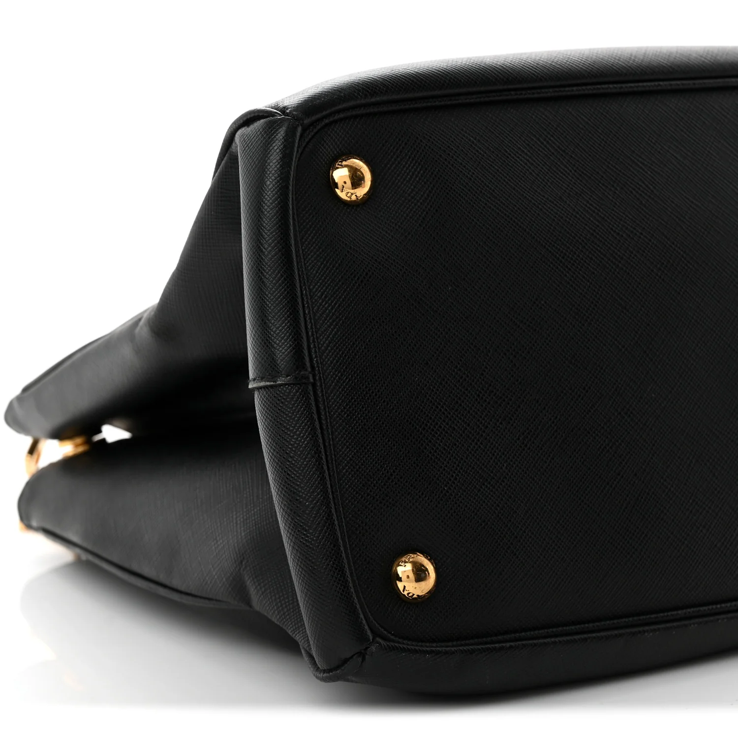 Saffiano Medium Galleria Double Zip Tote Black