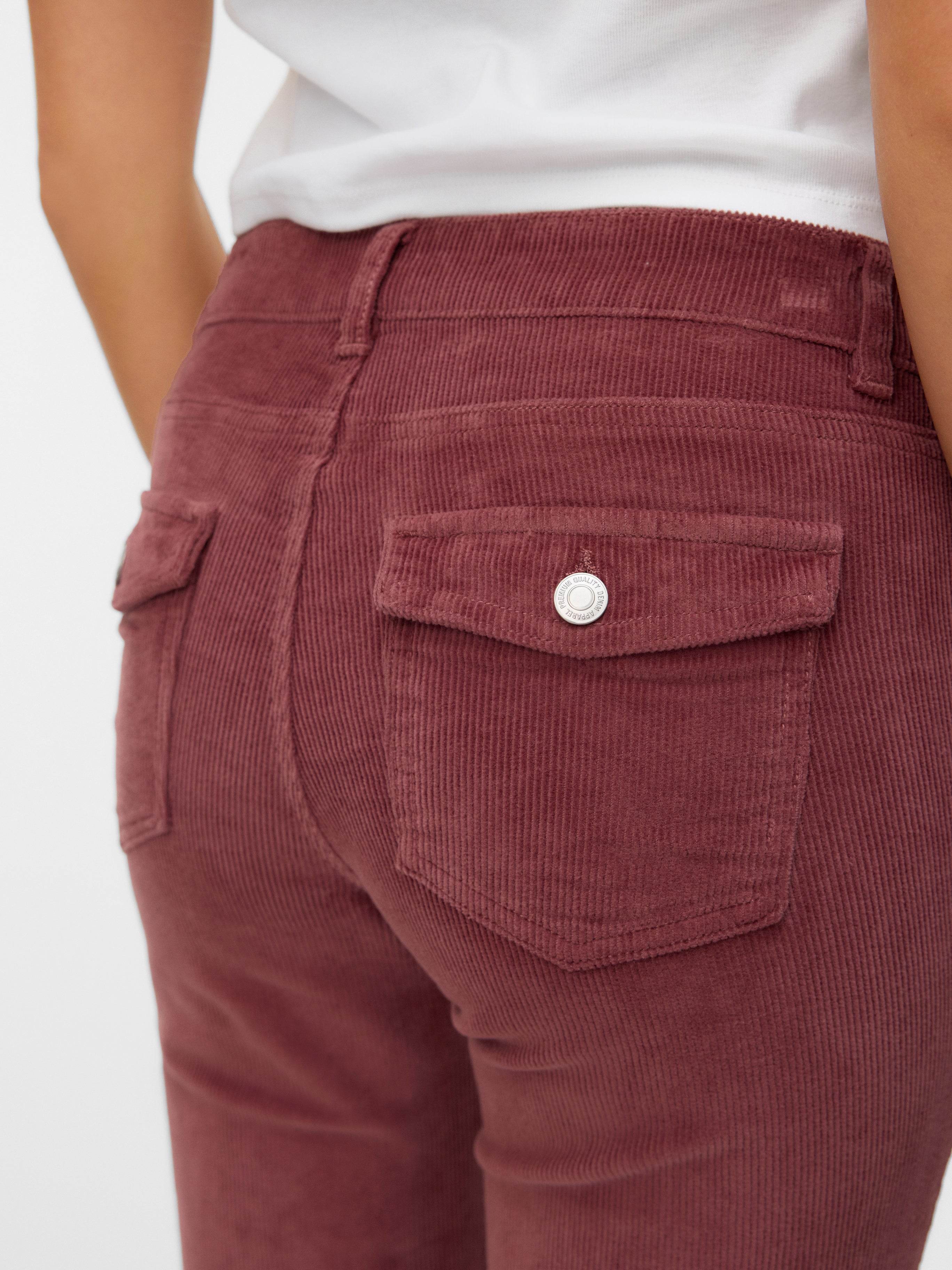 VERO MODA® VMSIGI Low rise Corduroy Trousers