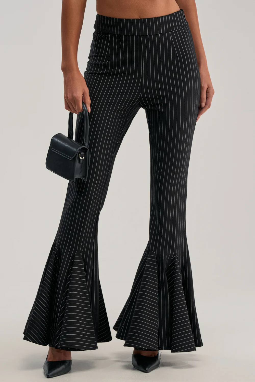 LIVI STRETCHY PINSTRIPE FLARE LEGGING - Akira Store