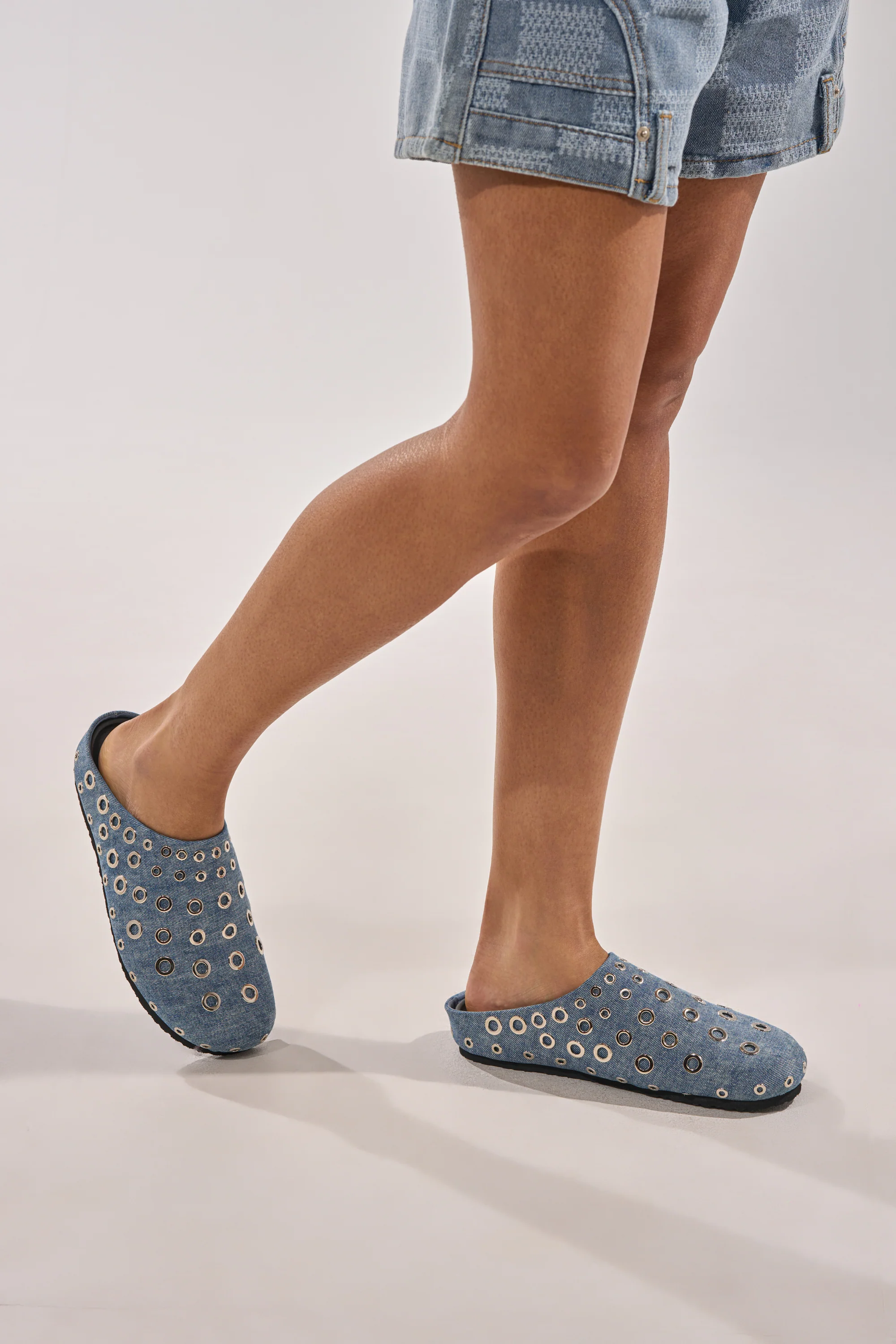 AZALEA WANG MARSHA DENIM GROMMET DETAIL FLAT - Akira Store