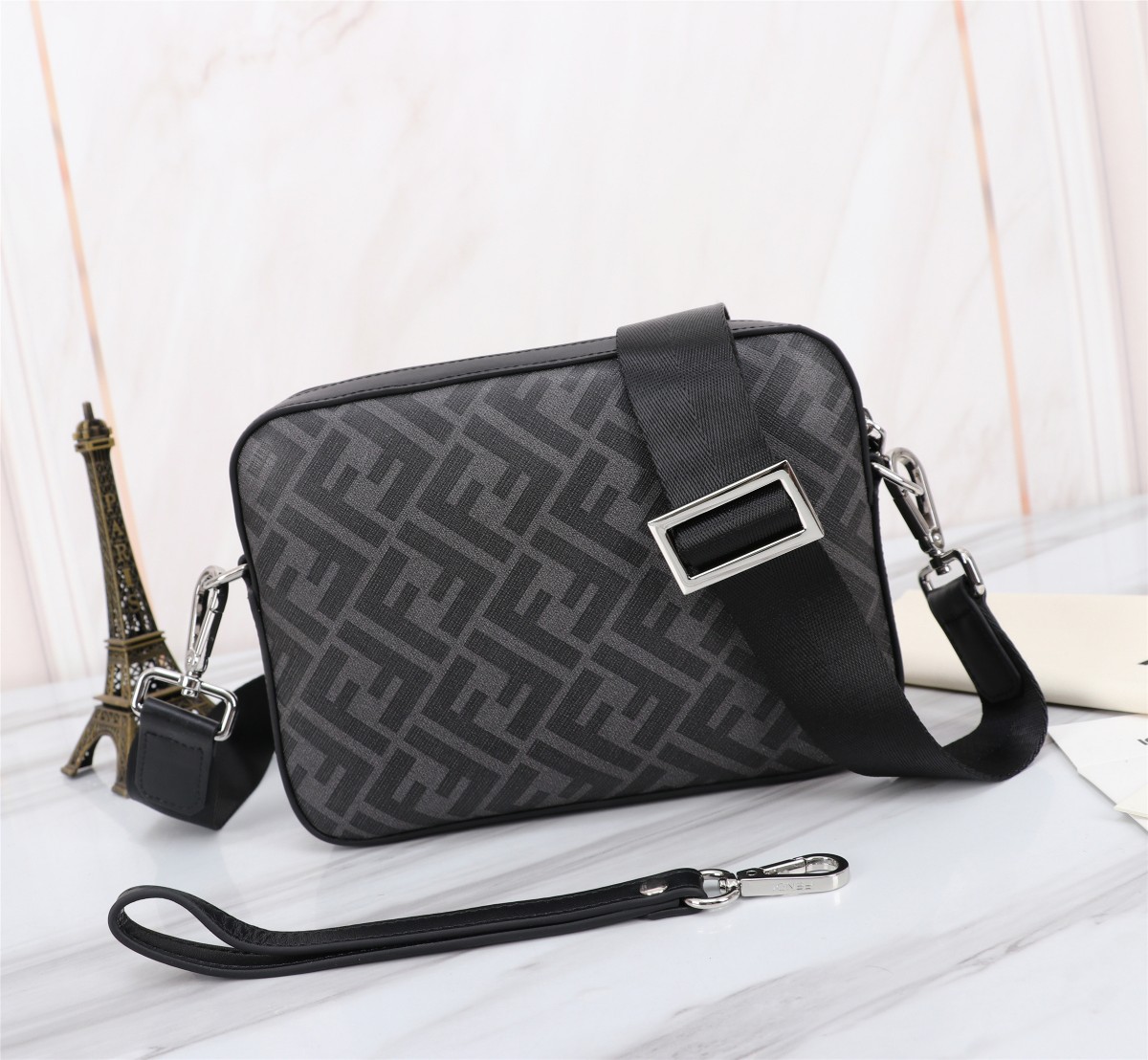 Fen pouch men bag size :23�?6�? cm
