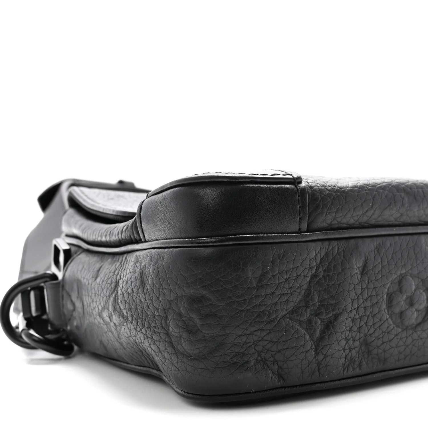 Taurillon Monogram Steamer Messenger Black