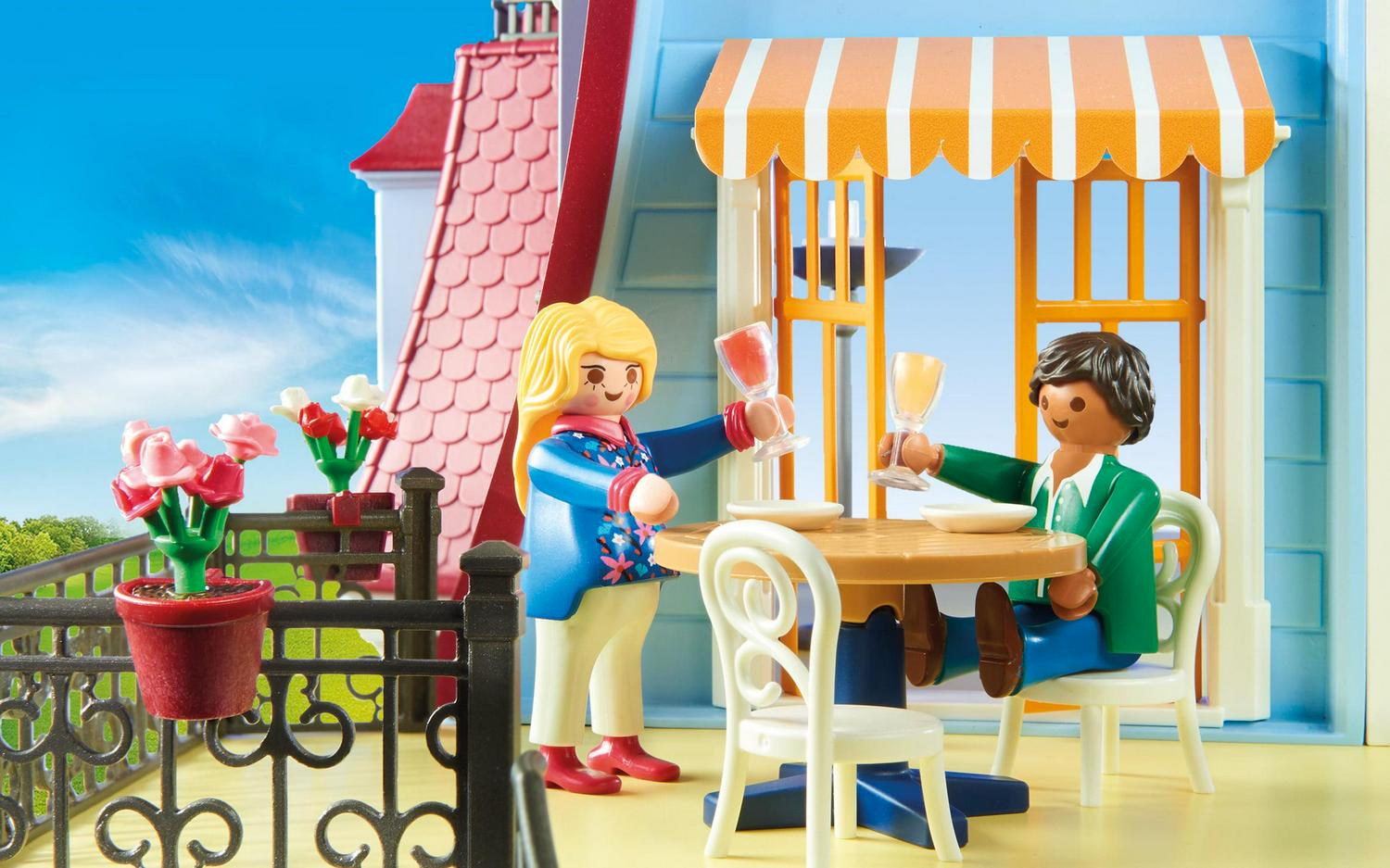 Large Dollhouse. Recommended for ages 4 years and up - Image 6