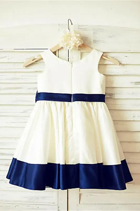 A-line Scoop Sleeveless Bowknot Tea-Length Satin Flower Girl Dresses With Blue Sash DM711