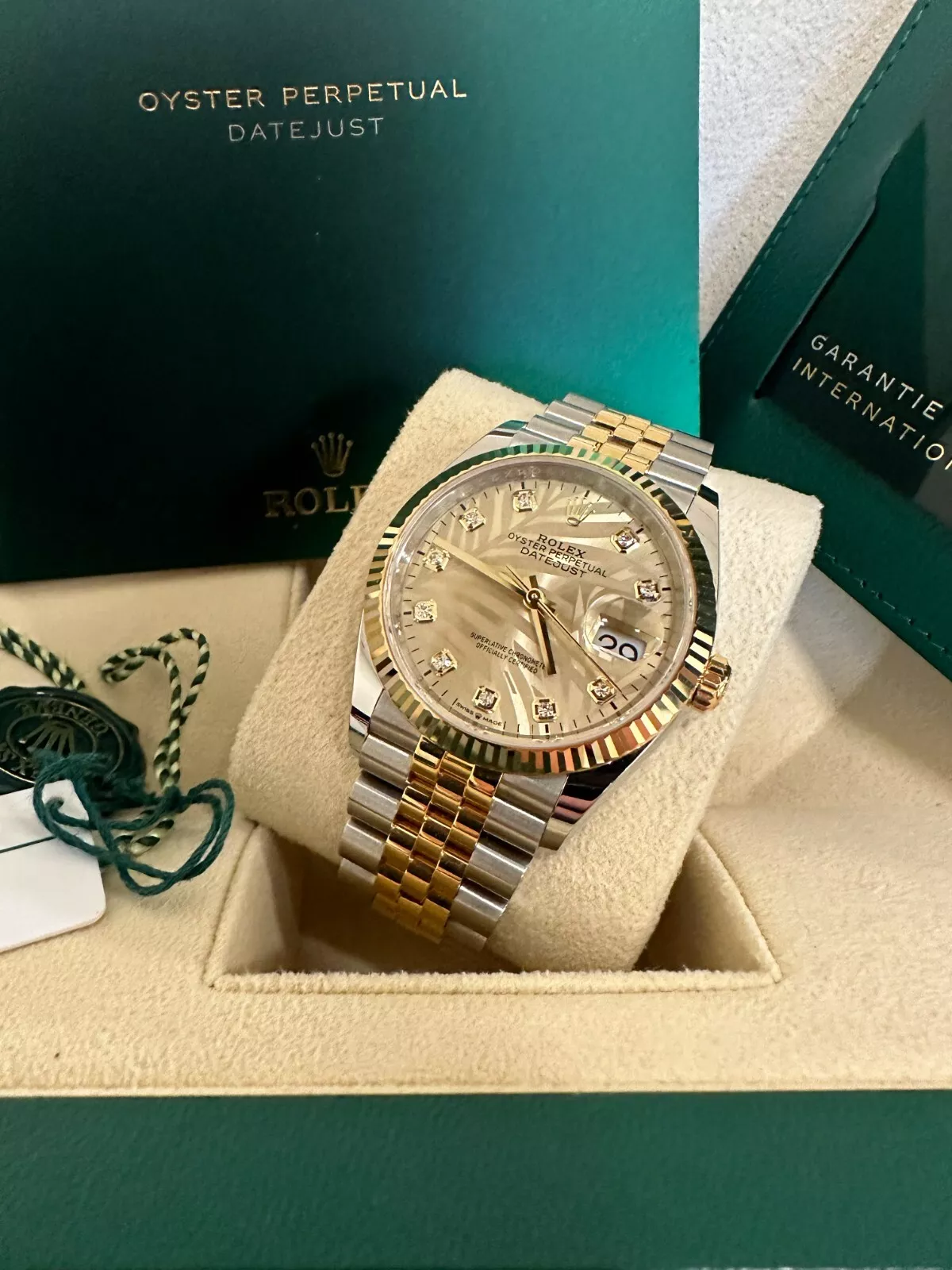 [Super Clone]RLX  Datejust 36mm 126233-0043 Champagne Palm Motif Diamond Dial and Jubilee Bracelet Watch