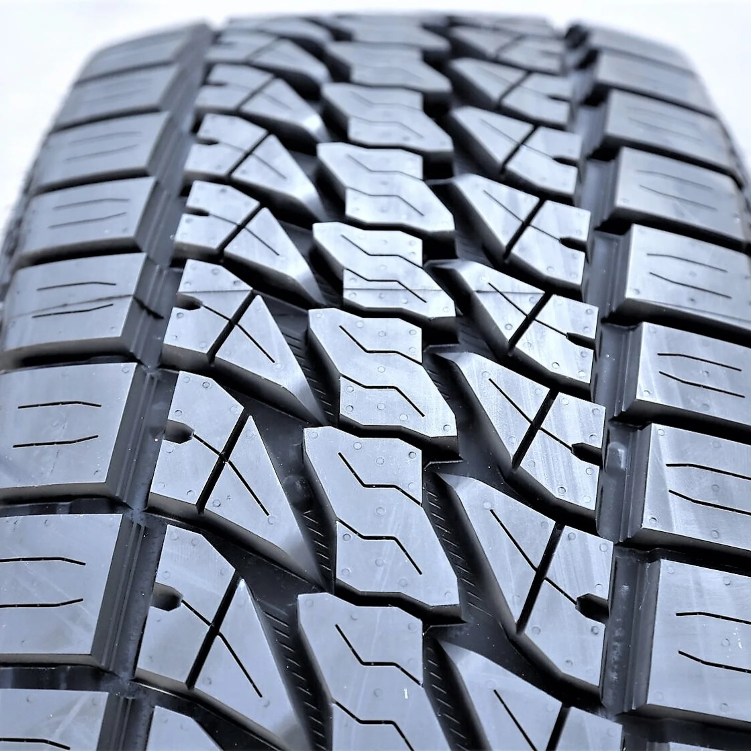 Set of 4 (FOUR) Leao Lion Sport A/T 275/65R18 116T AT All-Terrain Tires