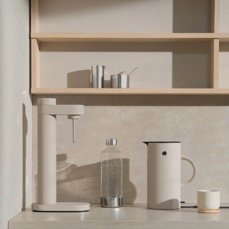 EM77 vannkoker 1,5L sand