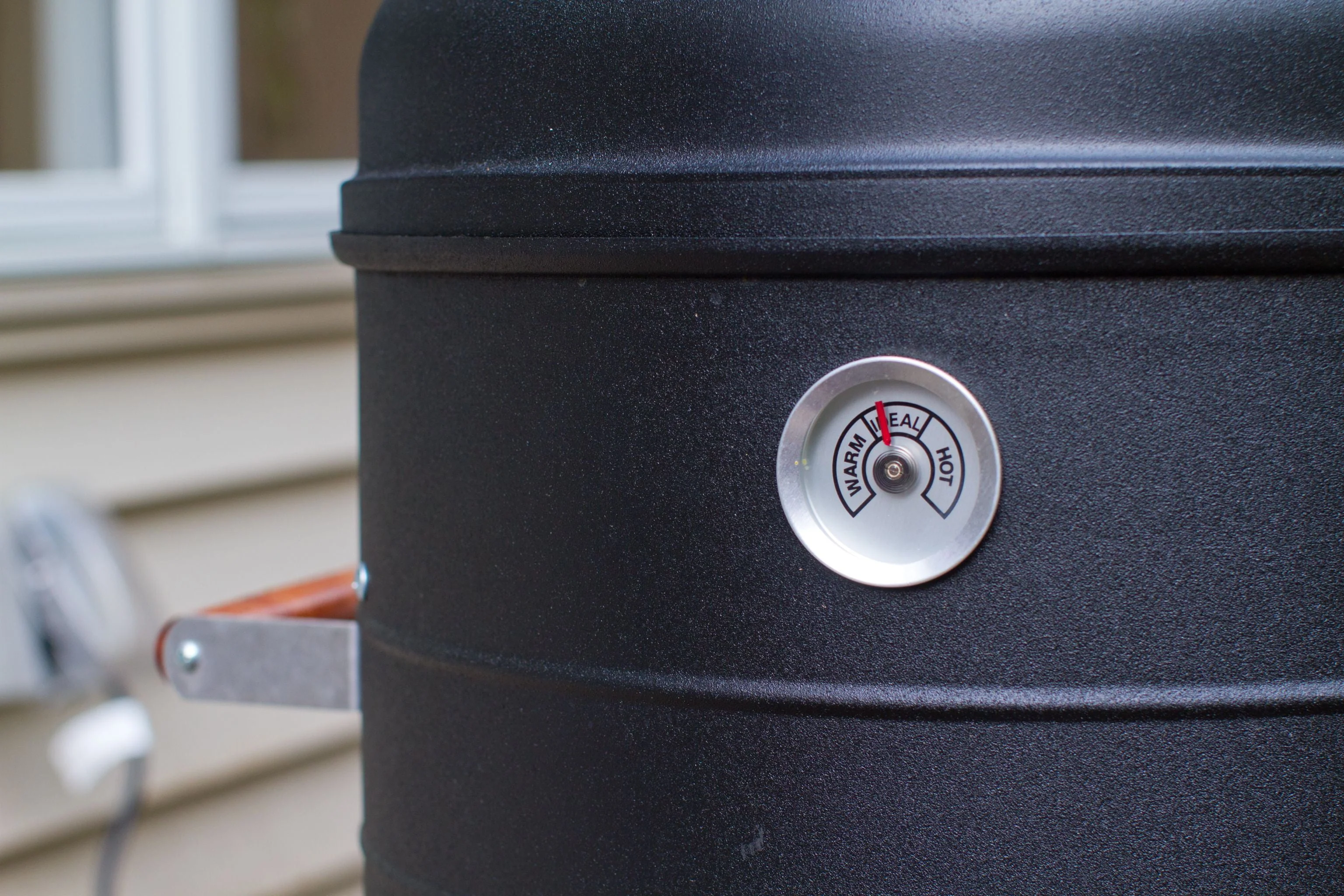 Americana 2 - in - 1 Electric Combination Water Smoker