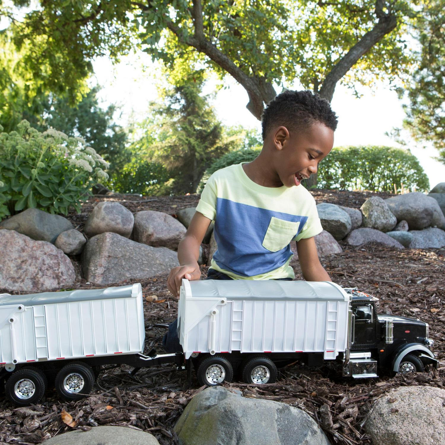 Big Farm Lights Sounds 1:16 Model 367 Straight Truck - Image 2