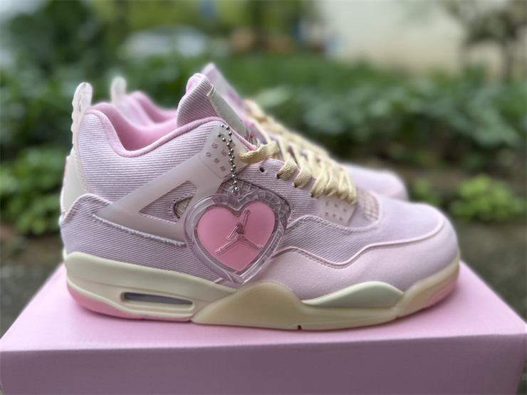 Air Jordan 4 Retro