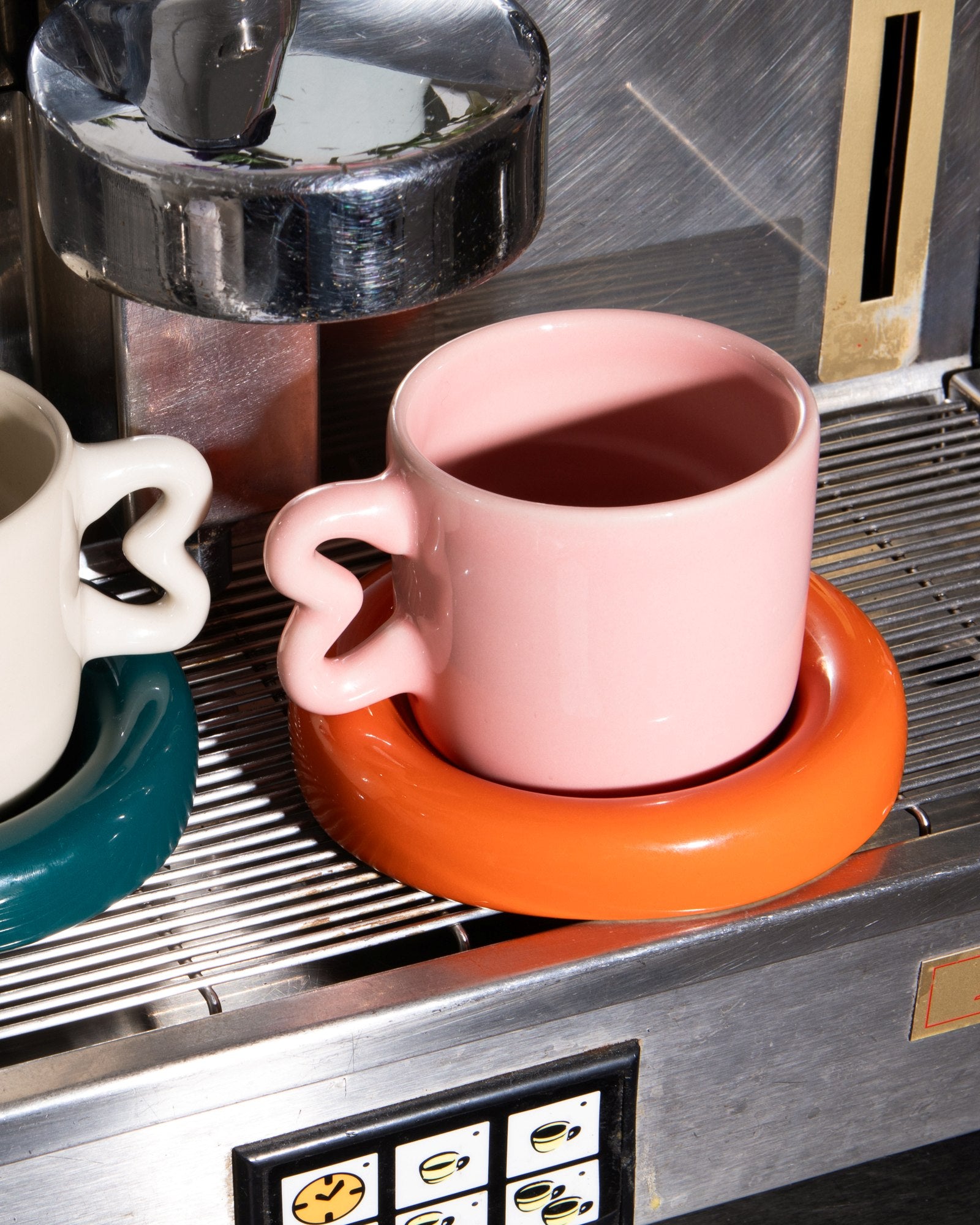 SEIA MUG & SAUCER HEART ORANGE PINK