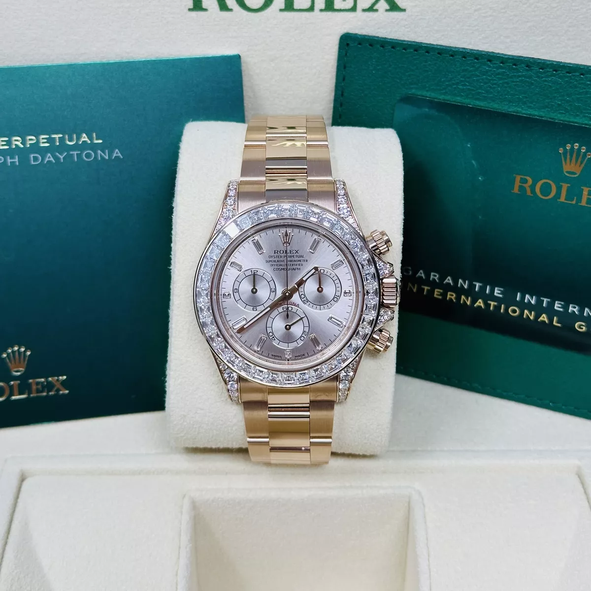 [Super Clone]Rolex Cosmograph Daytona 40mm Rose Gold Diamond Baguette Sundust Dial Diamond Bezel - 126595TBR