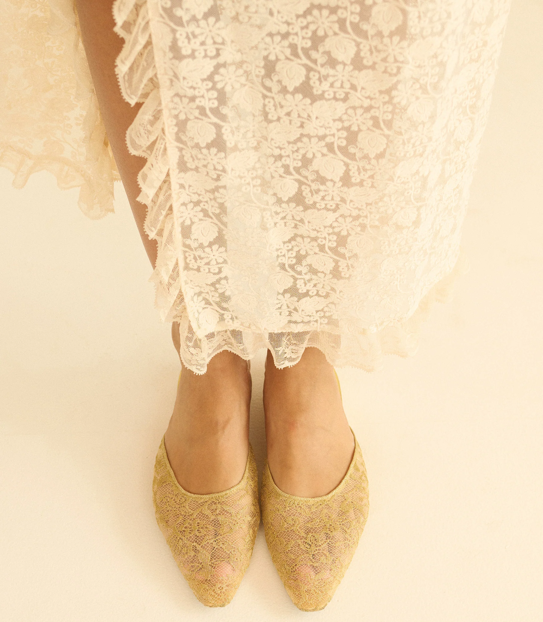 ADAIR SLIDE -- GOLD LACE