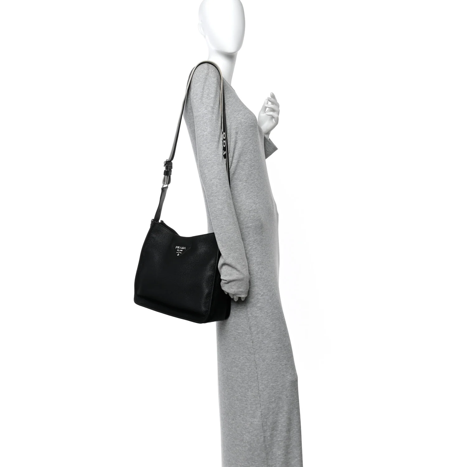 Vitello Daino Soft Hobo Messenger Bag Black