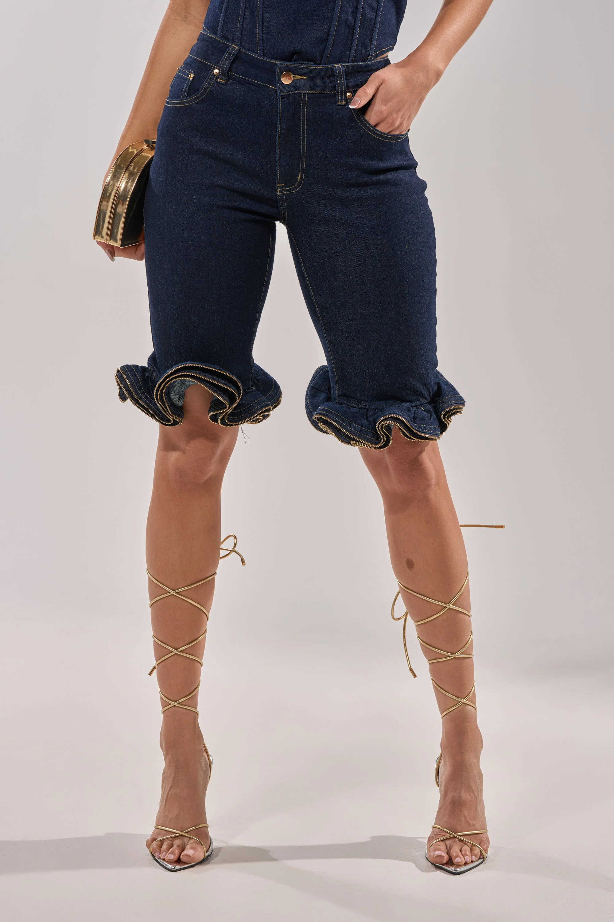 SOMETHING DIFFERENT DENIM BERMUDA SHORT - Akira Store
