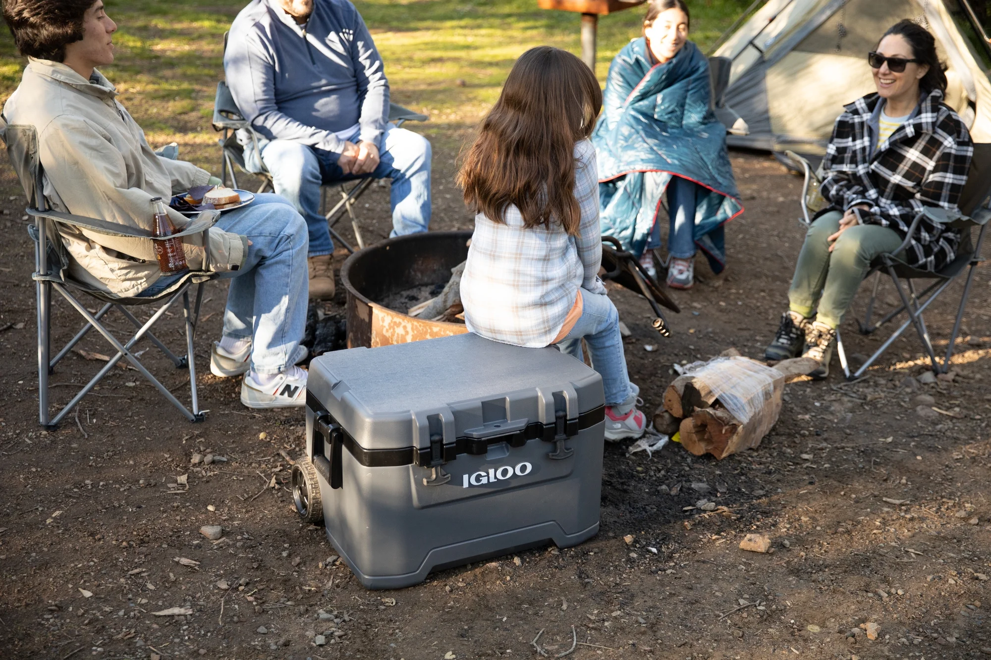Igloo 52 QT Overland Ice Chest Cooler with Wheels, Gray