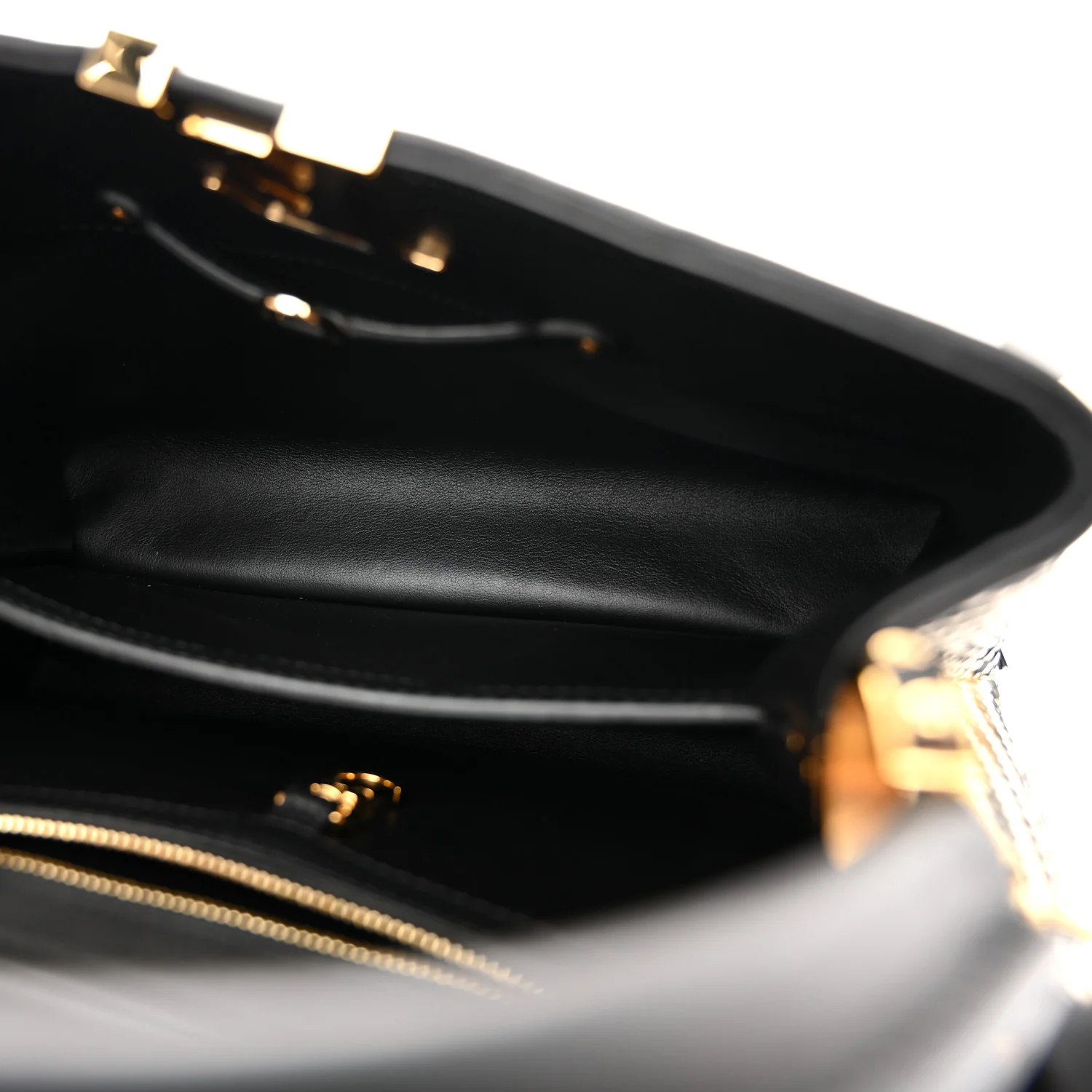 Raffia Calfskin Capucines MM Black Ecru