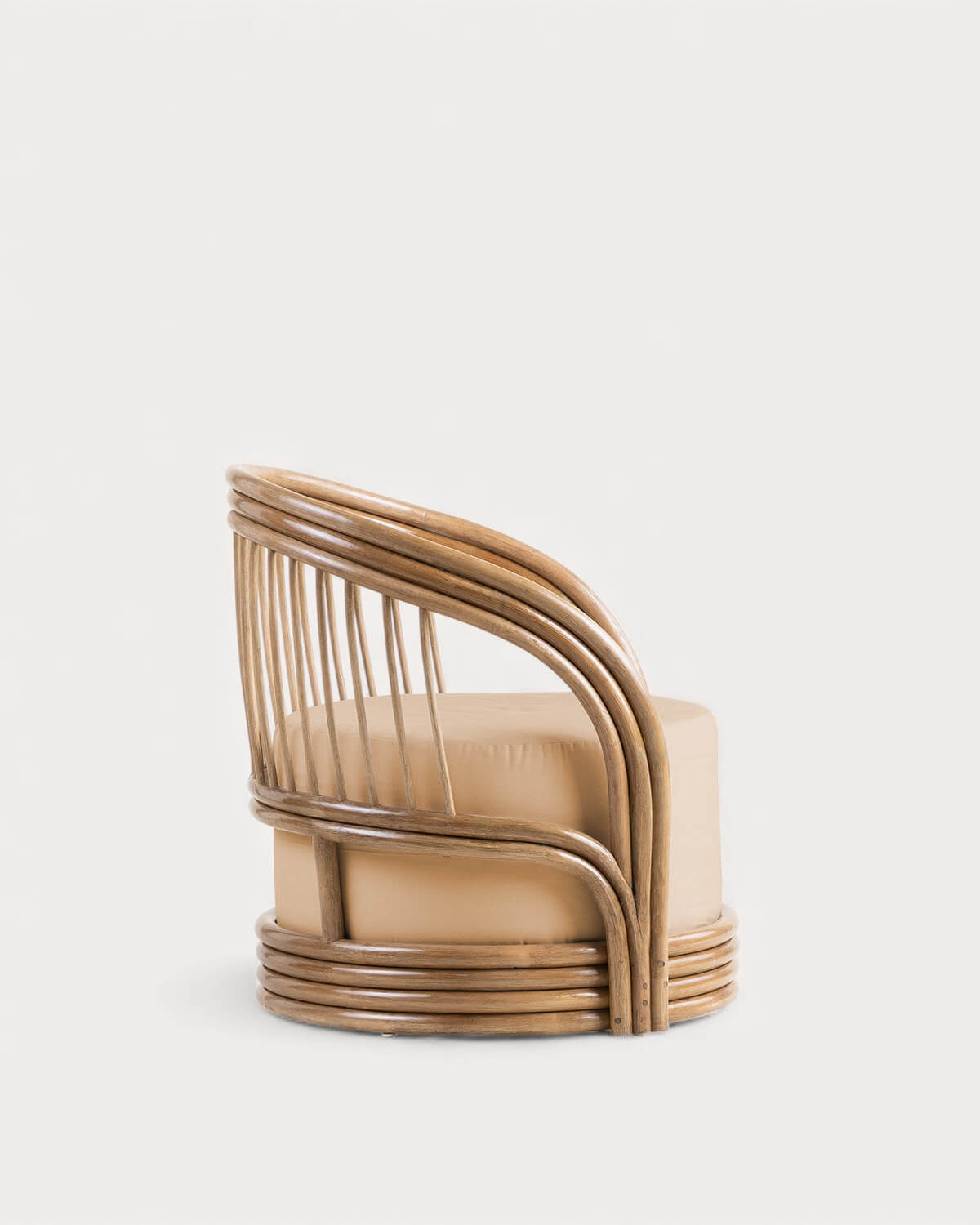 Kairi - Sillón de Ratán Natural y Tela Kairi