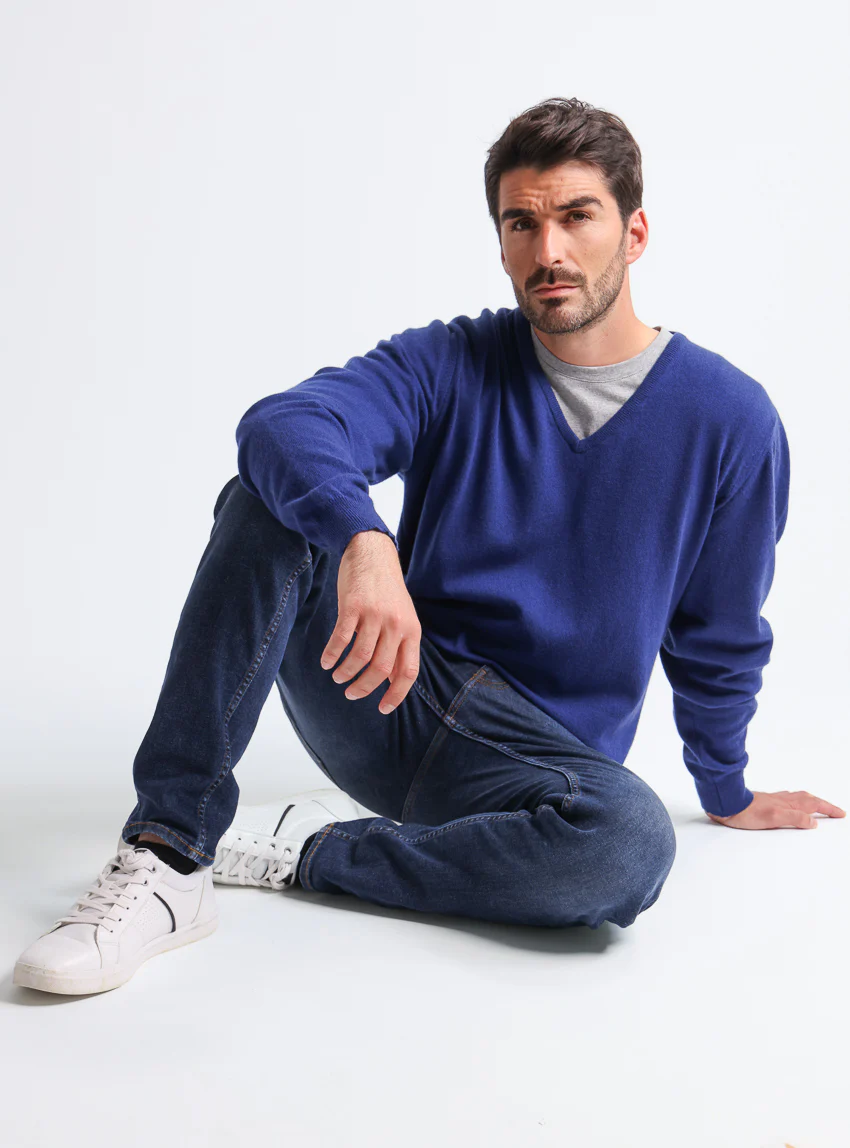 Pull homme col V en cachemire et laine bleu indigo