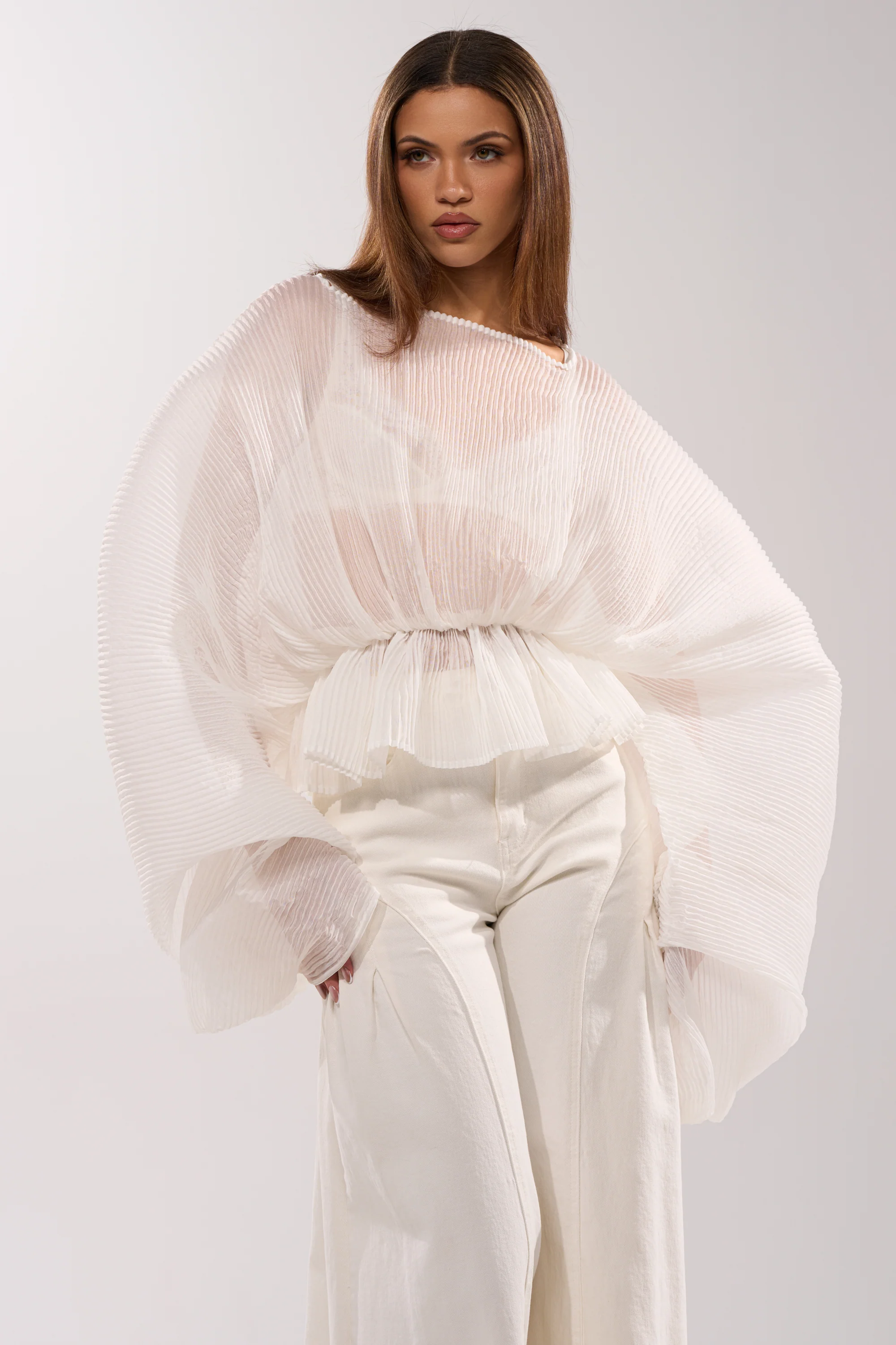 PRETTY GIRL PROBLEMS BLOUSE IN WHITE - Akira Store