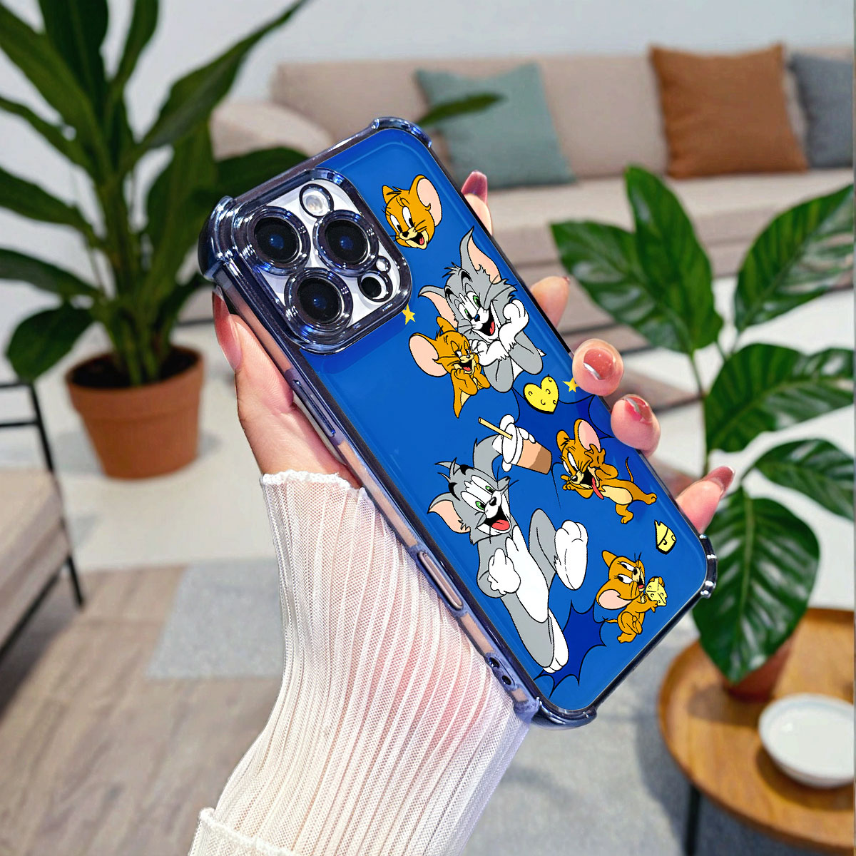 Classic Cartoon Cat & Mouse Cheese Pattern Blue Background Electroplated Bumper Phone Case |   Four-Corner Airbag Shockproof TPU Soft Cover |   Anti-Scratch Anti-Fingerprint Full Body Protective Case - wanlinfang